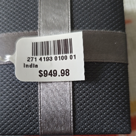 Elegant Silver Stud Earrings - Picture 5 of 5